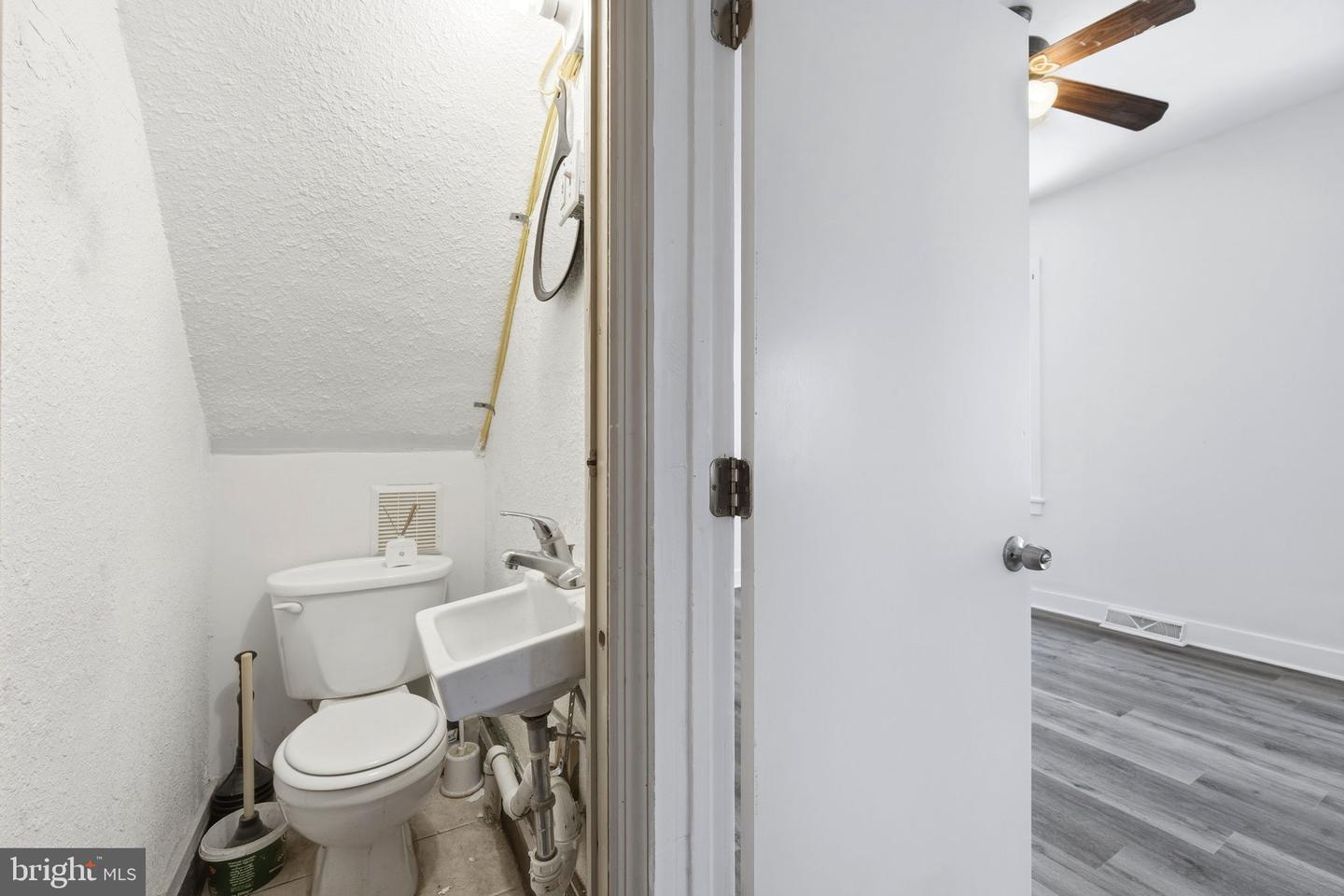 330 Somerset St Property Photo 36