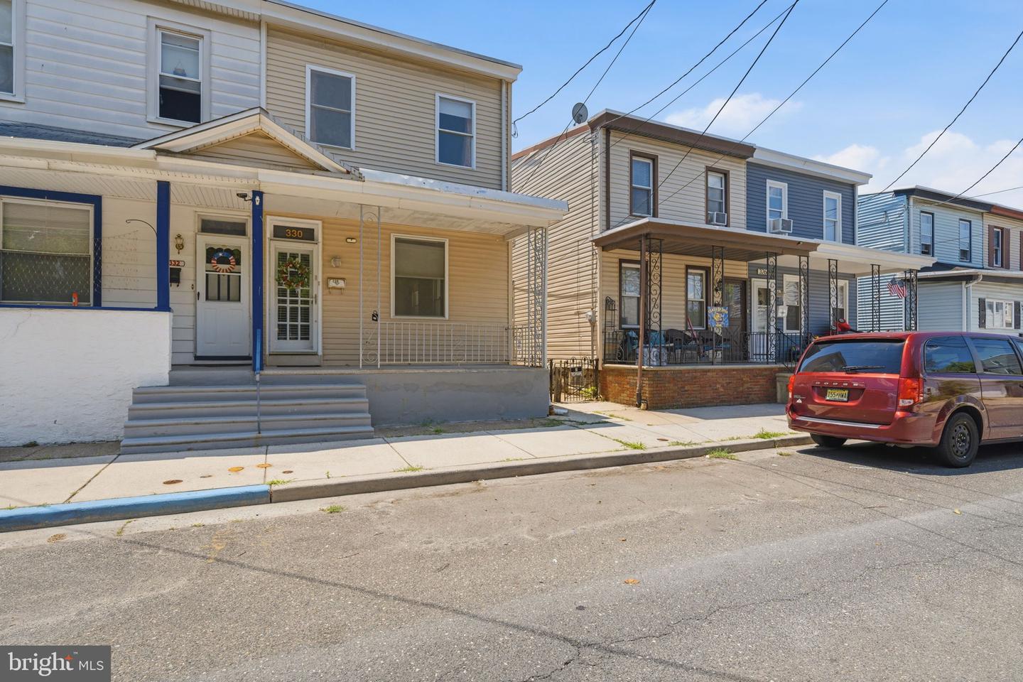 330 Somerset St Property Photo 39