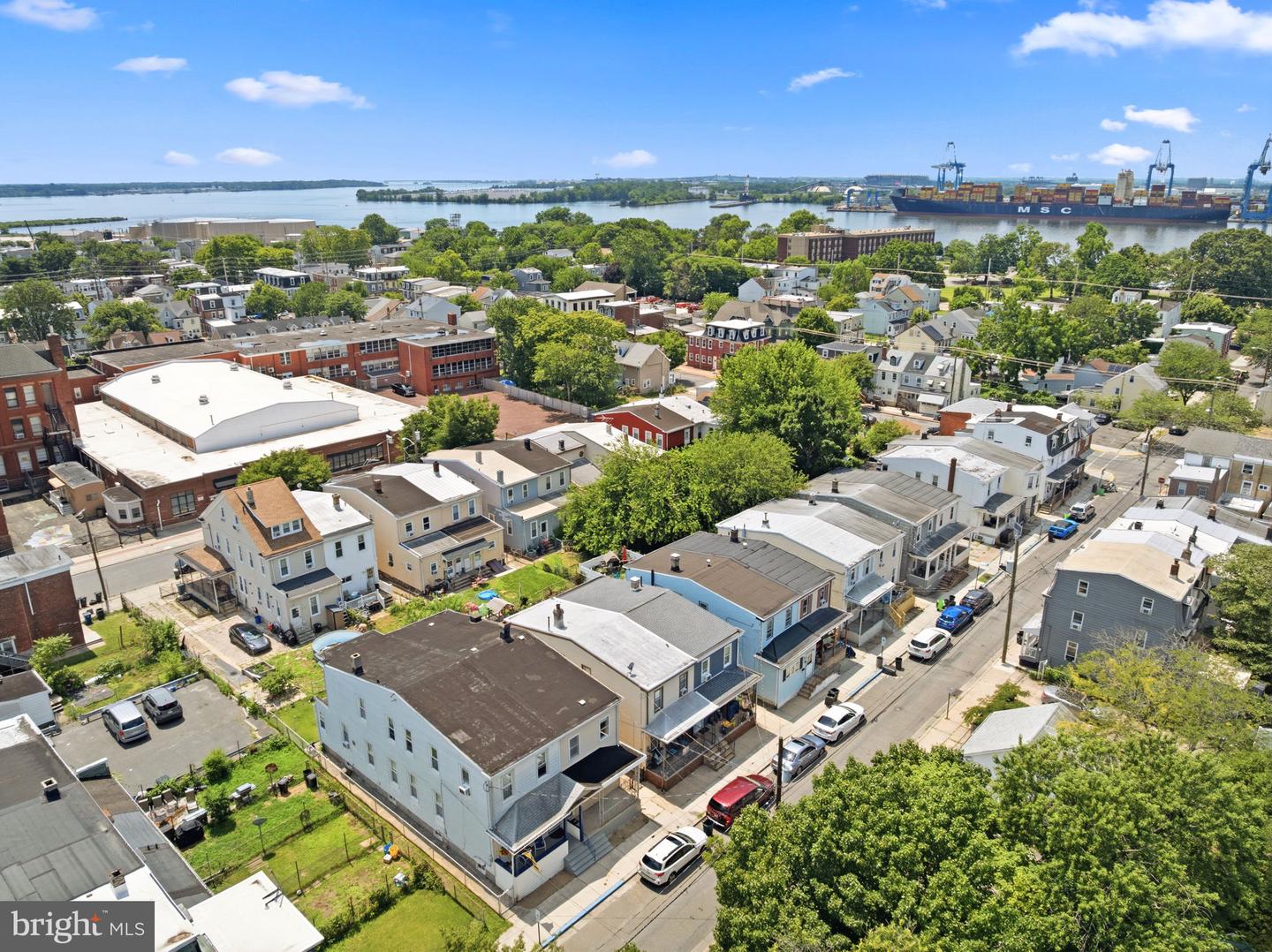 330 Somerset St Property Photo 42