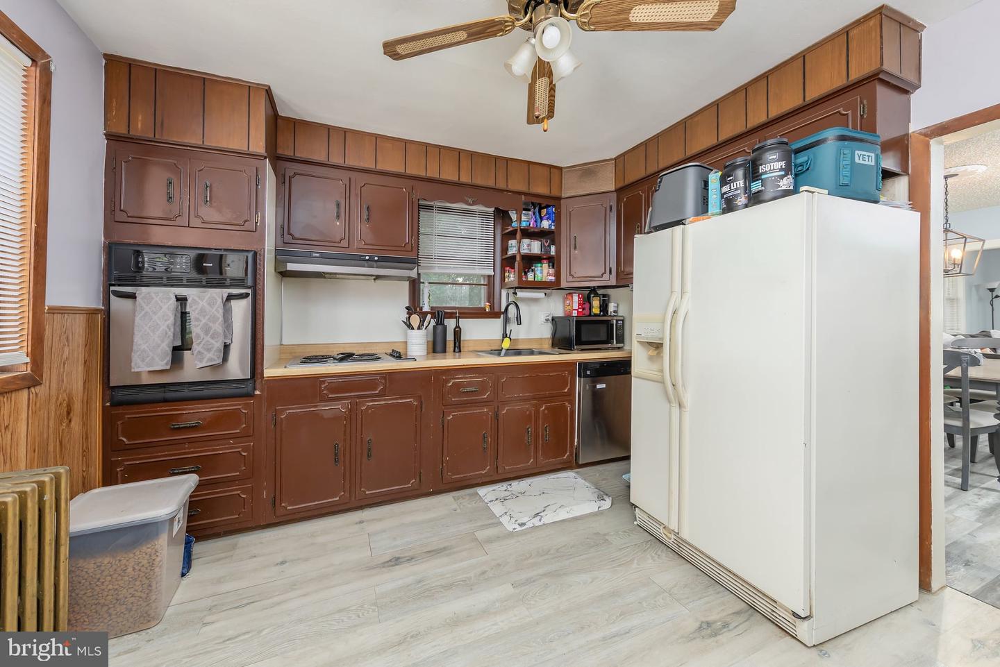100 Linderman Ave Property Photo 11