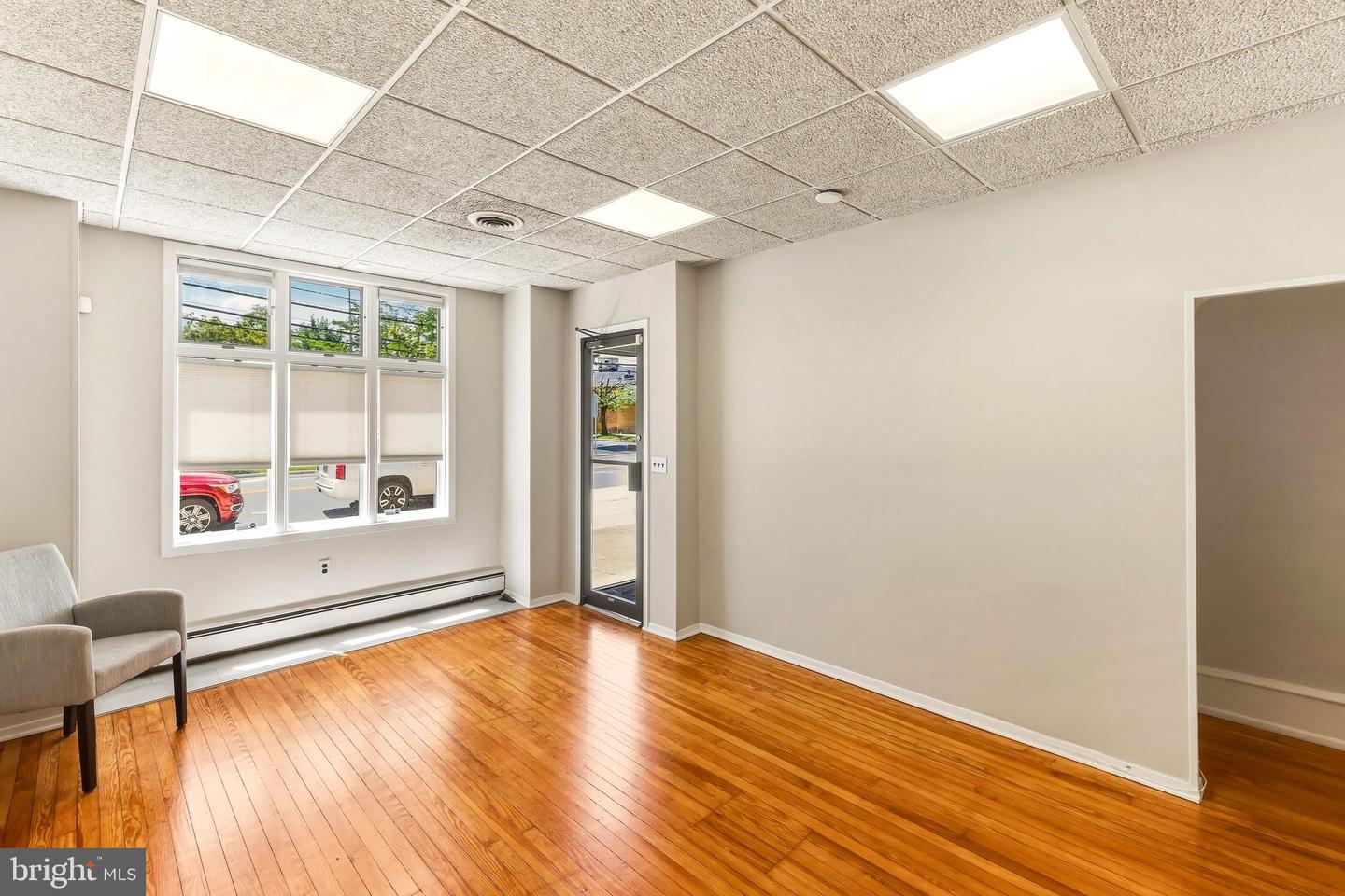 47 E Kings Hwy Property Photo 4