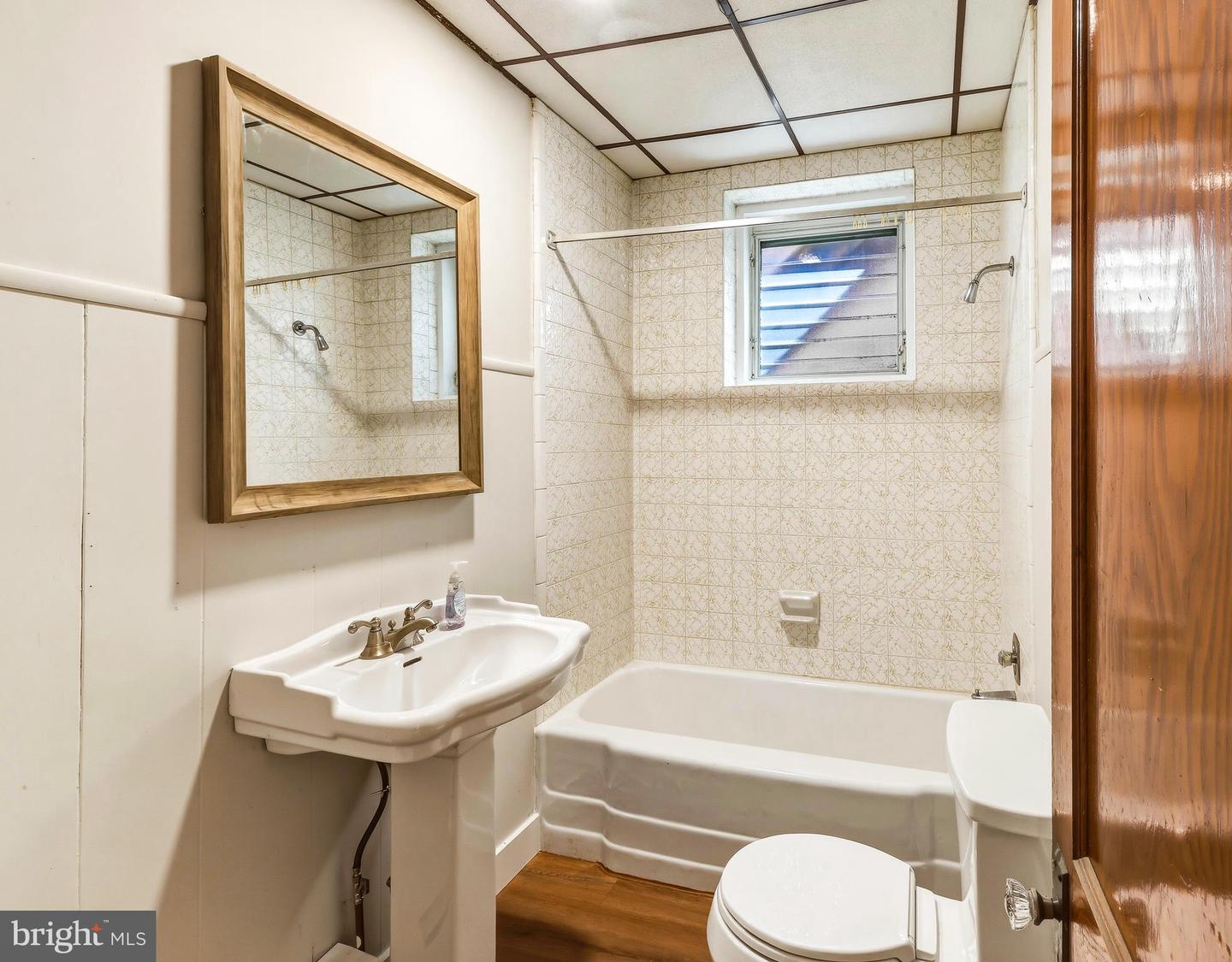 47 E Kings Hwy Property Photo 12