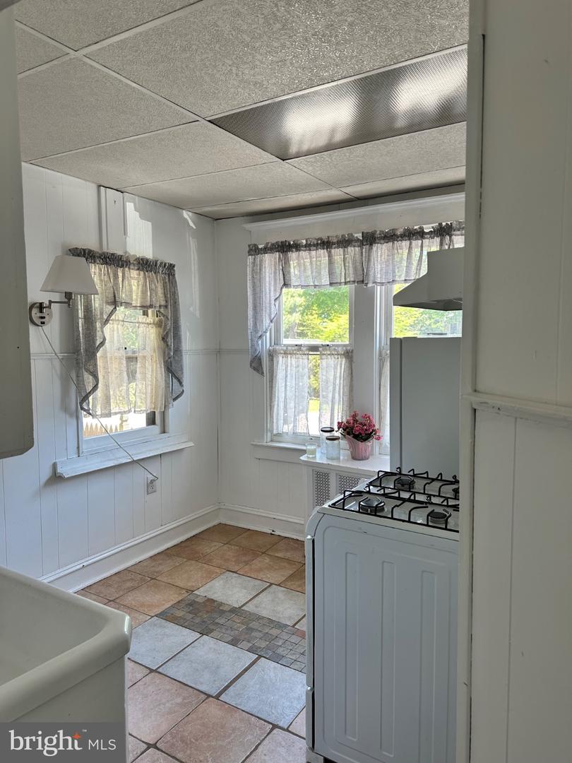 29-29 E Gloucester Pike #b Property Photo 6
