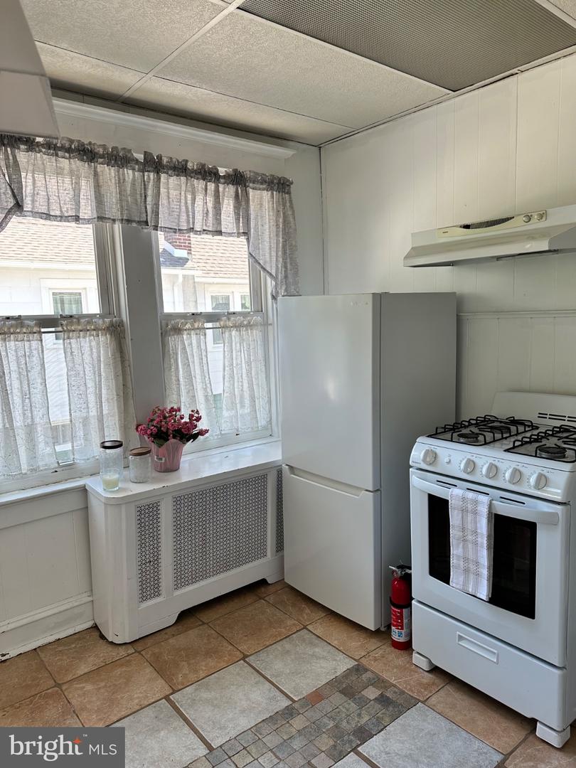 29-29 E Gloucester Pike #b Property Photo 9