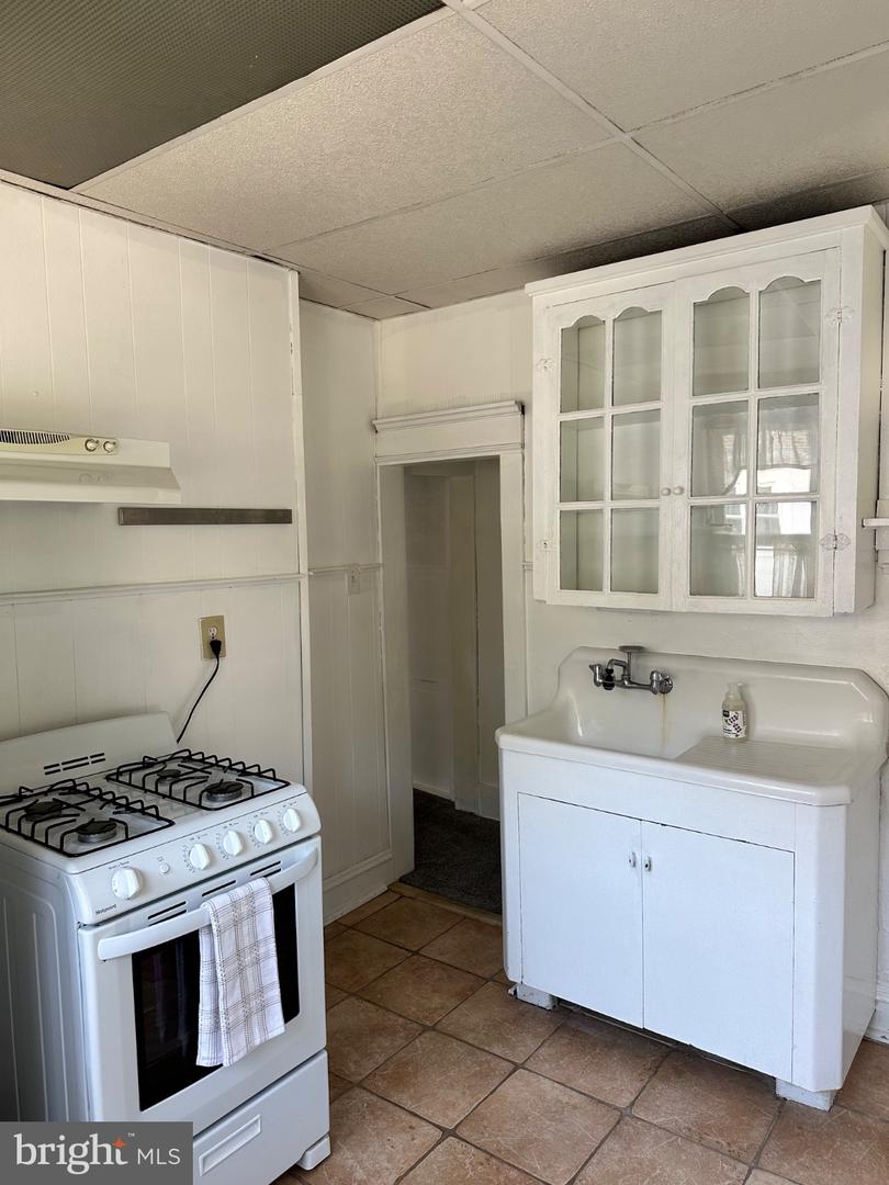29-29 E Gloucester Pike #b Property Photo 10