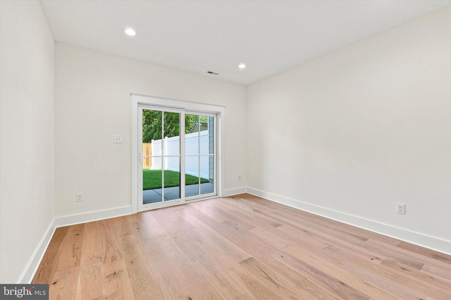 25 Wilkins Ave Property Photo 8