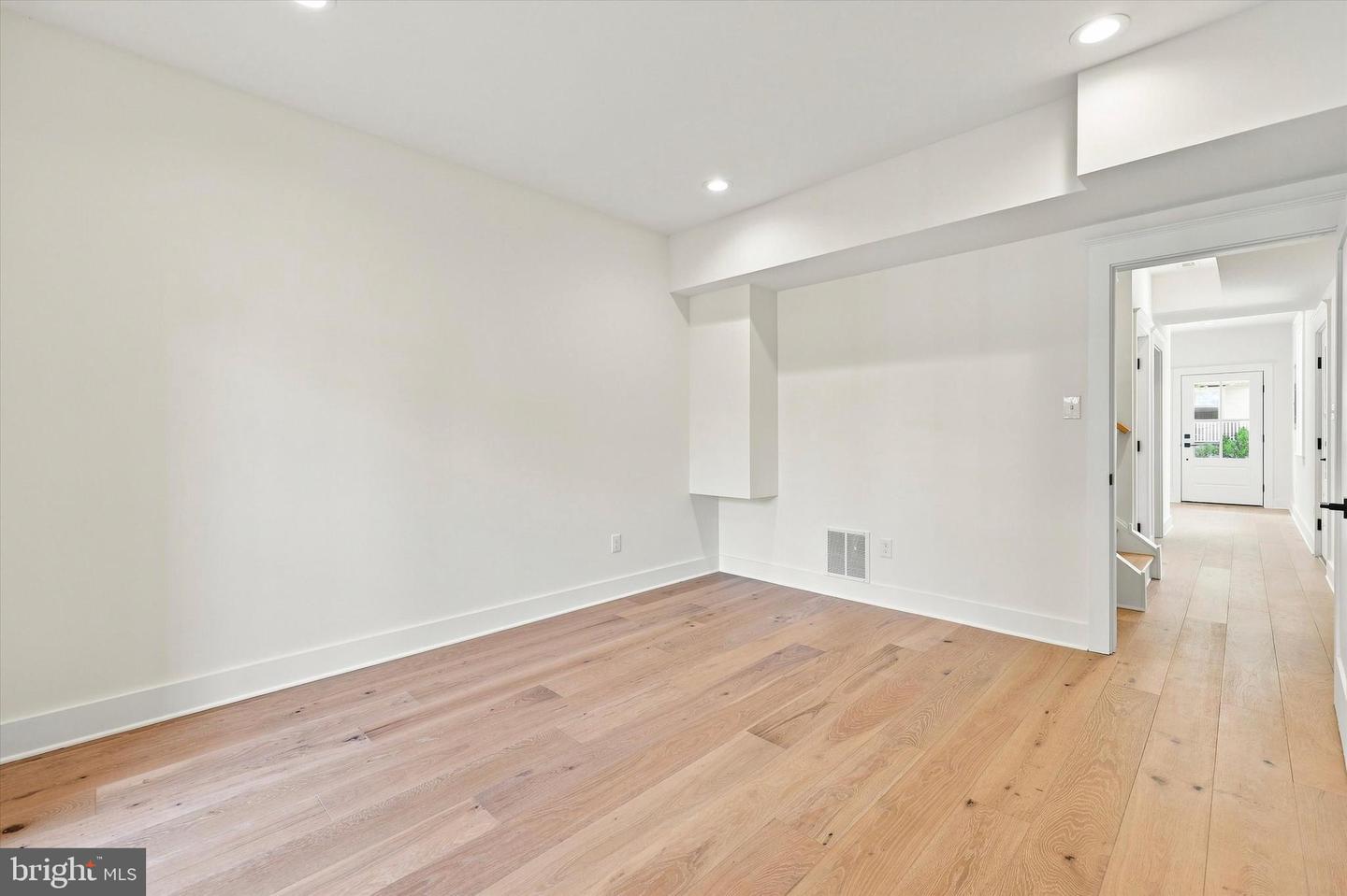 25 Wilkins Ave Property Photo 9