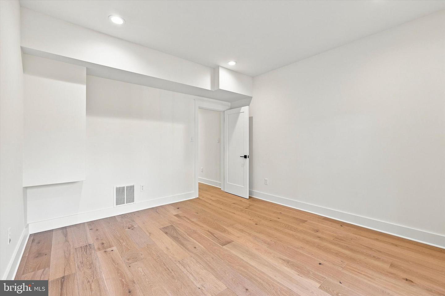 25 Wilkins Ave Property Photo 10