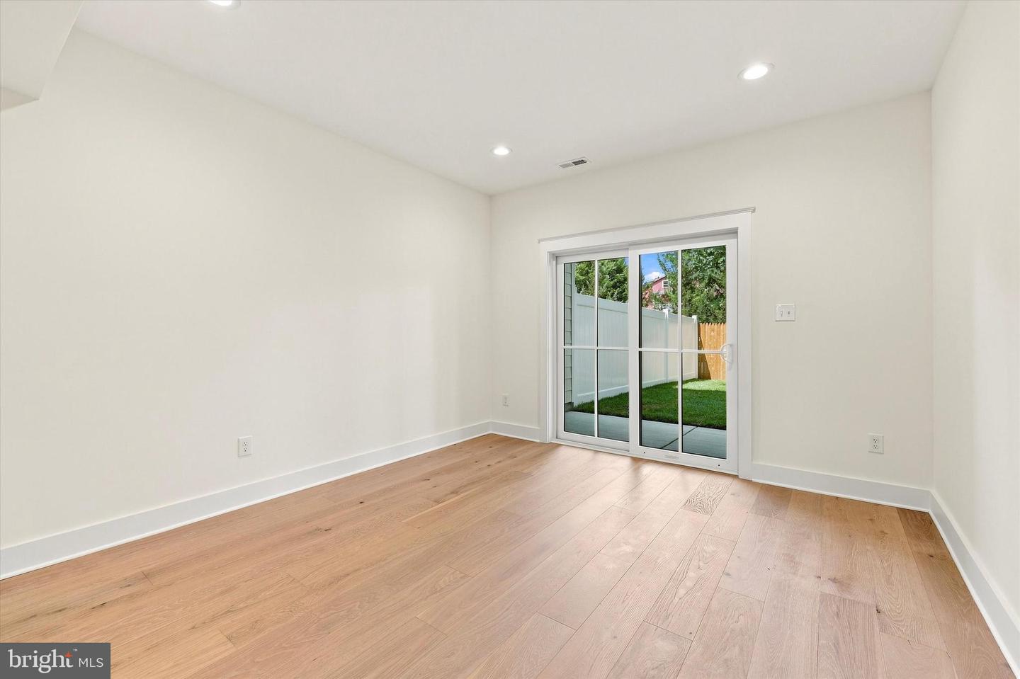 27 Wilkins Ave Property Photo 8
