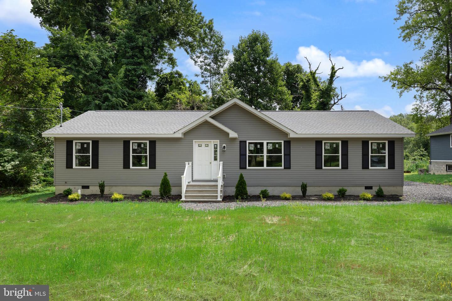 47 Highland Ave Property Photo 1