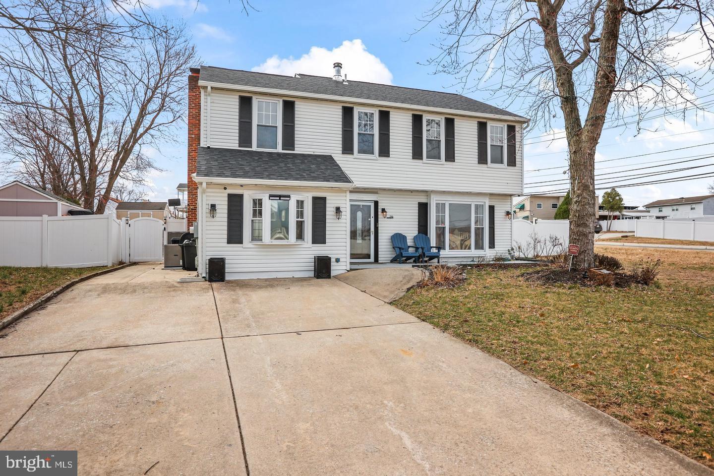 7710 Greenbrier Rd Property Photo 1