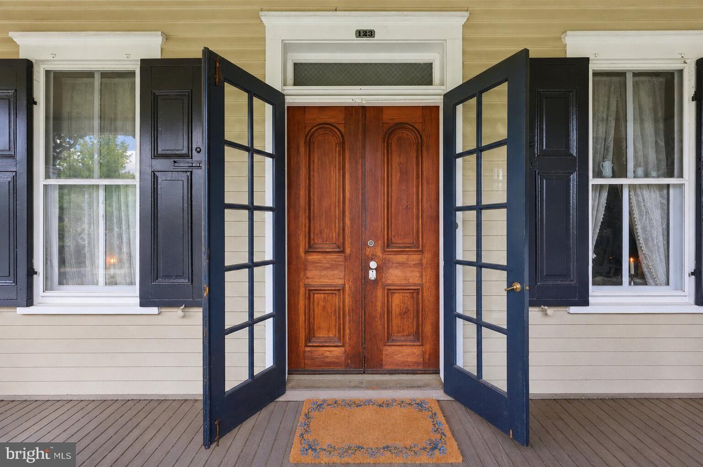 123 Chestnut St Property Photo 3