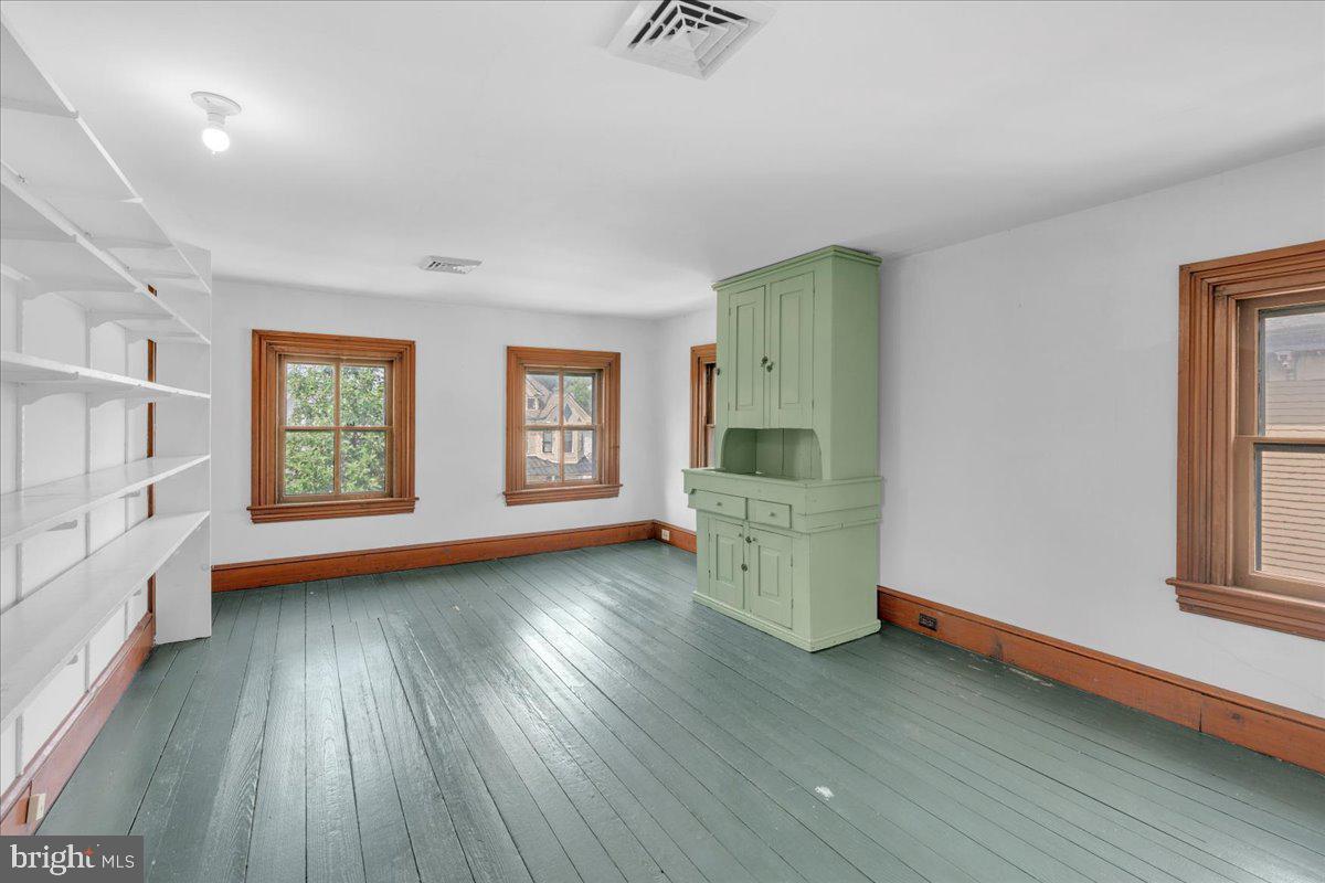 123 Chestnut St Property Photo 27