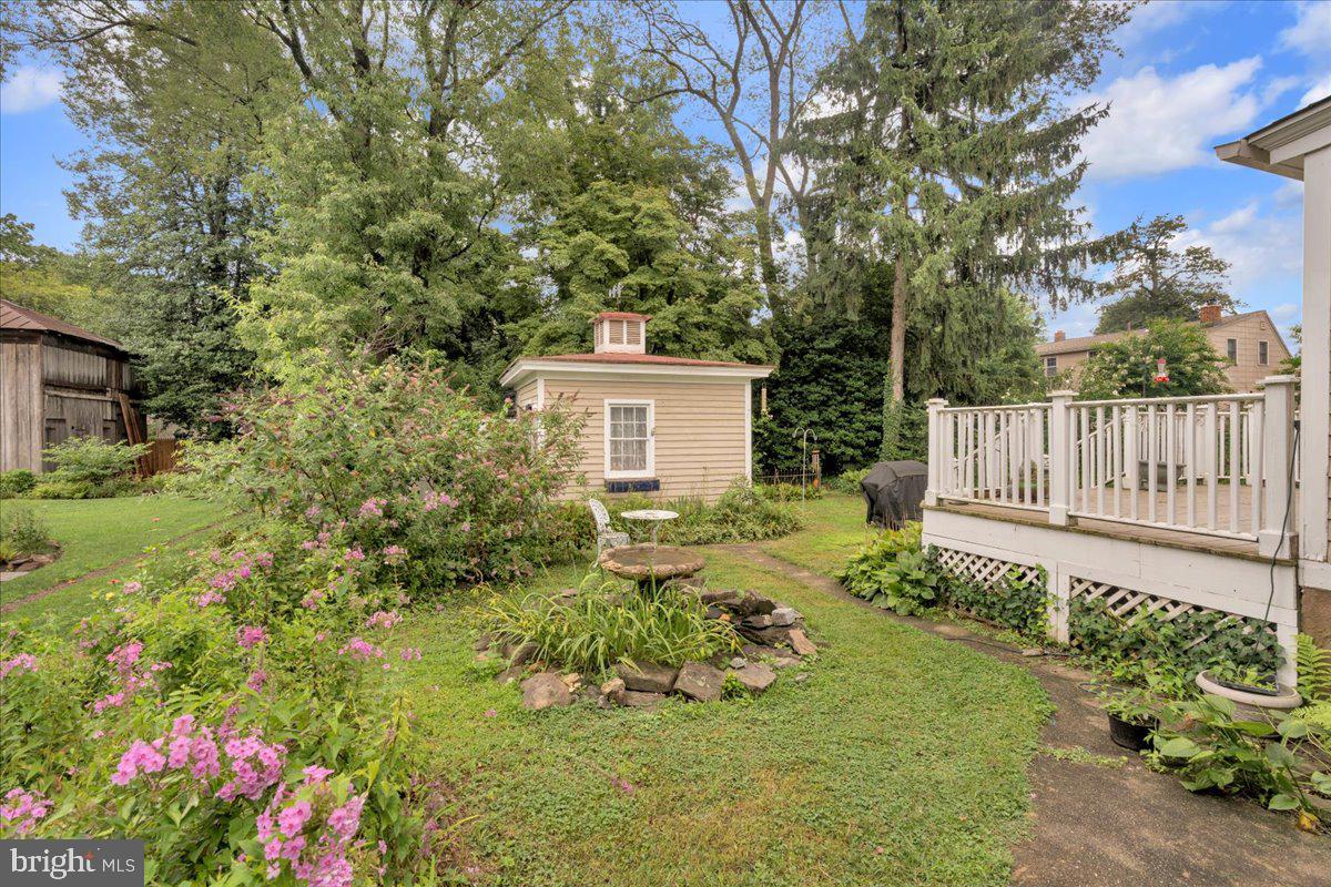 123 Chestnut St Property Photo 29