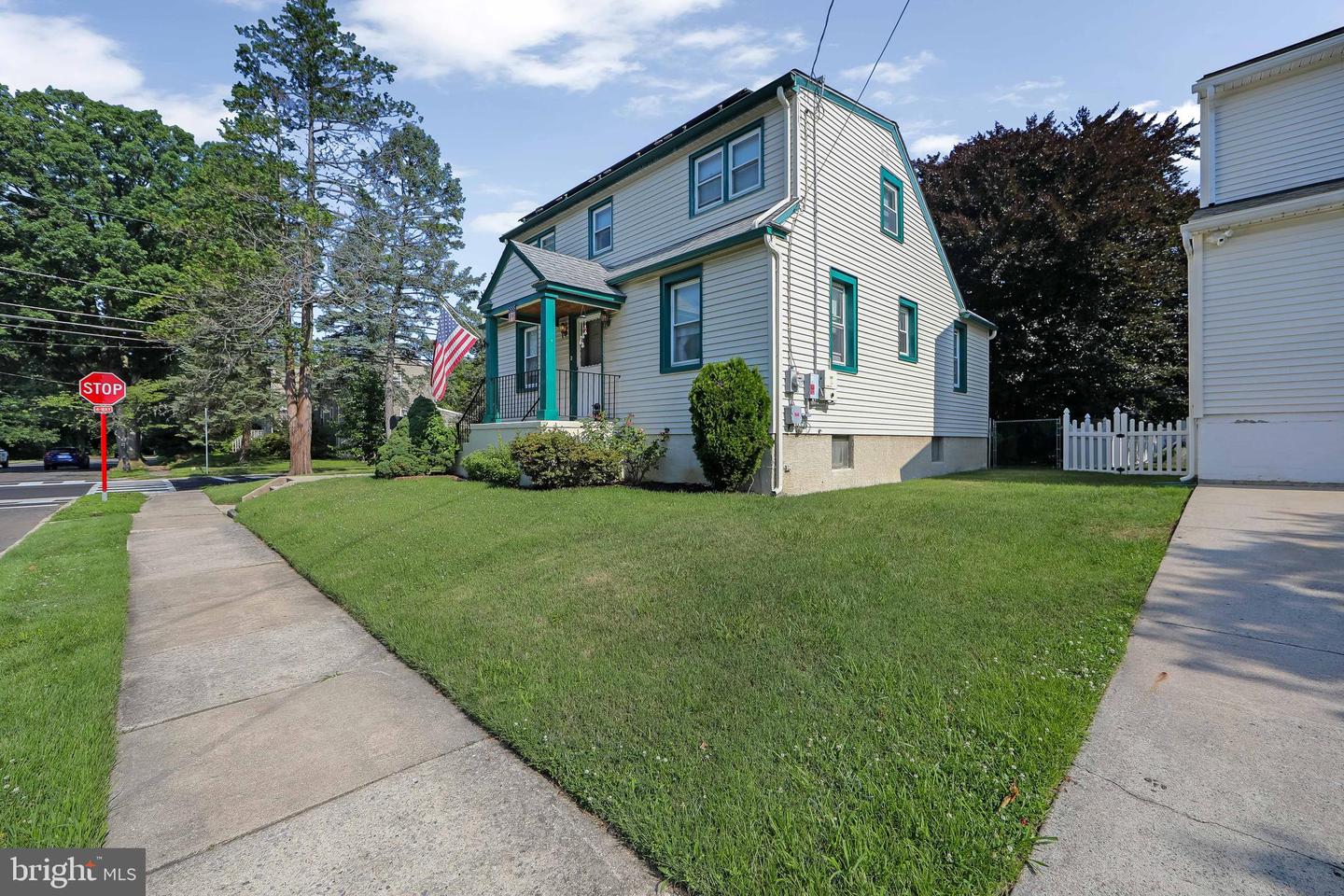 136 Lincoln Avenue Property Photo 3