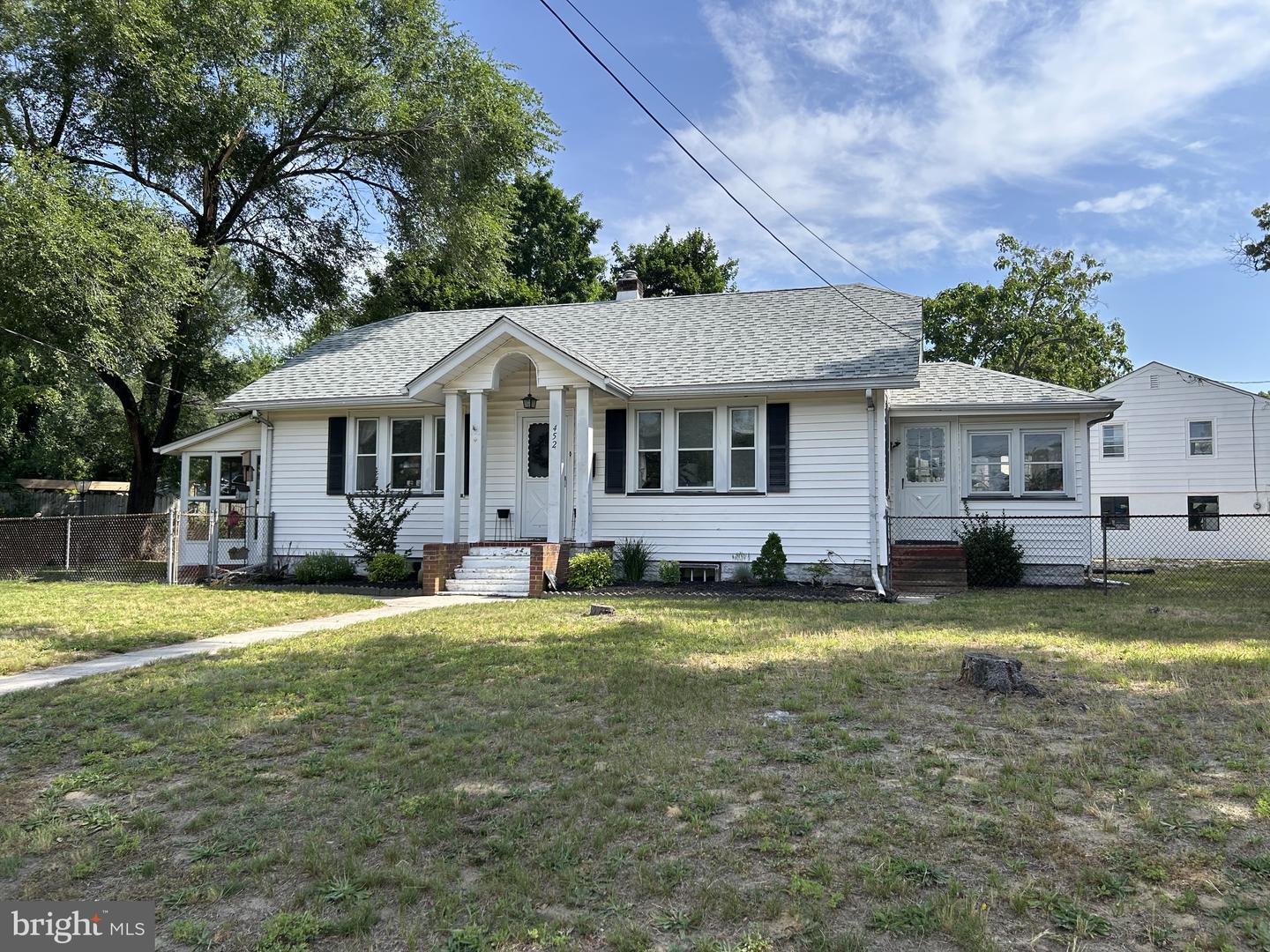 452 Raritan Ave Property Photo 1
