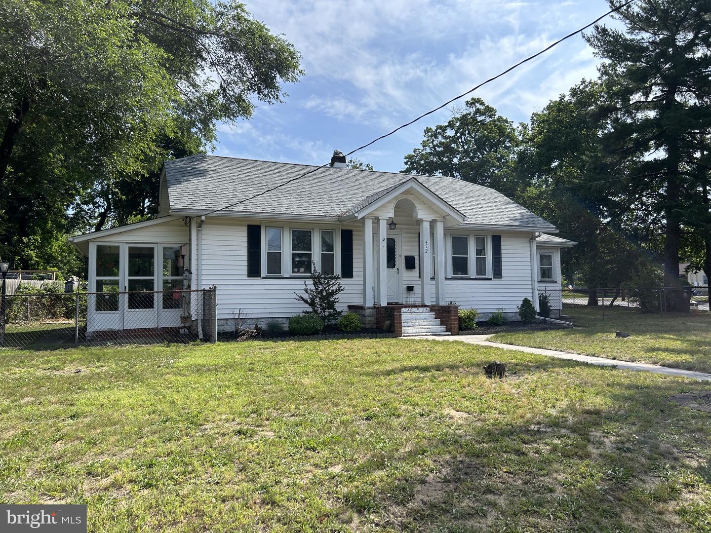 452 Raritan Ave Property Photo 23
