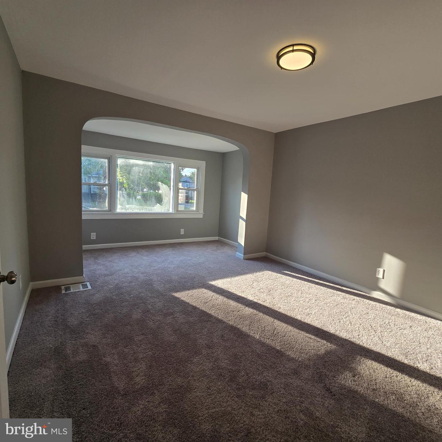 433 E Maple Ave Property Photo 5