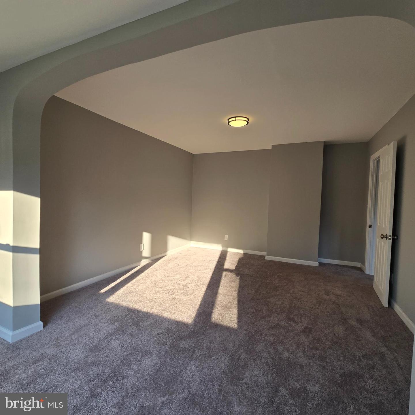 433 E Maple Ave Property Photo 8