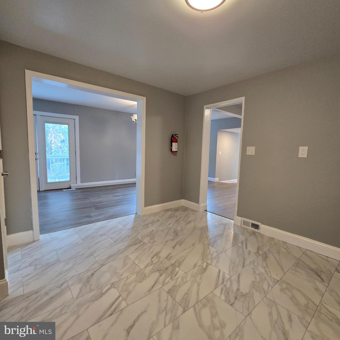 433 E Maple Ave Property Photo 18