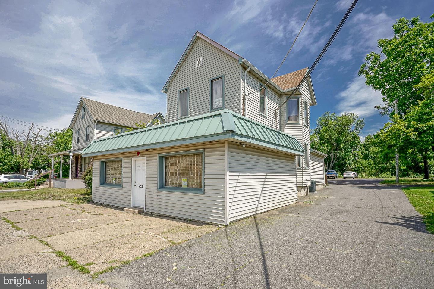 221 White Horse Pike Property Photo 1