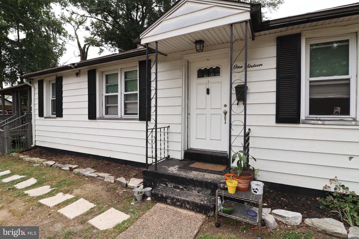 116 Lakewood Ave Property Photo 1