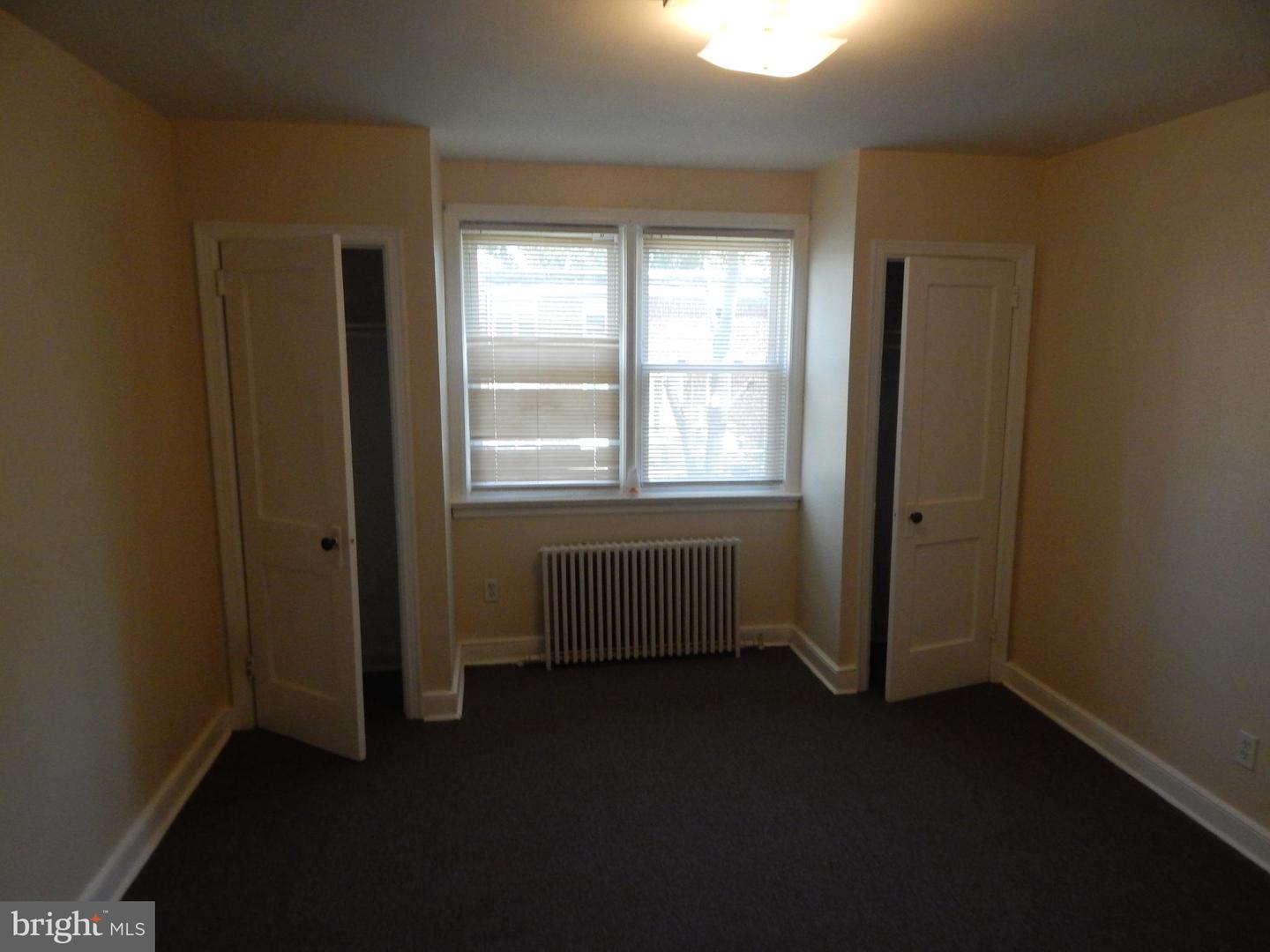 1906 46th St Property Photo 10
