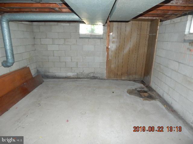 1906 46th St Property Photo 13