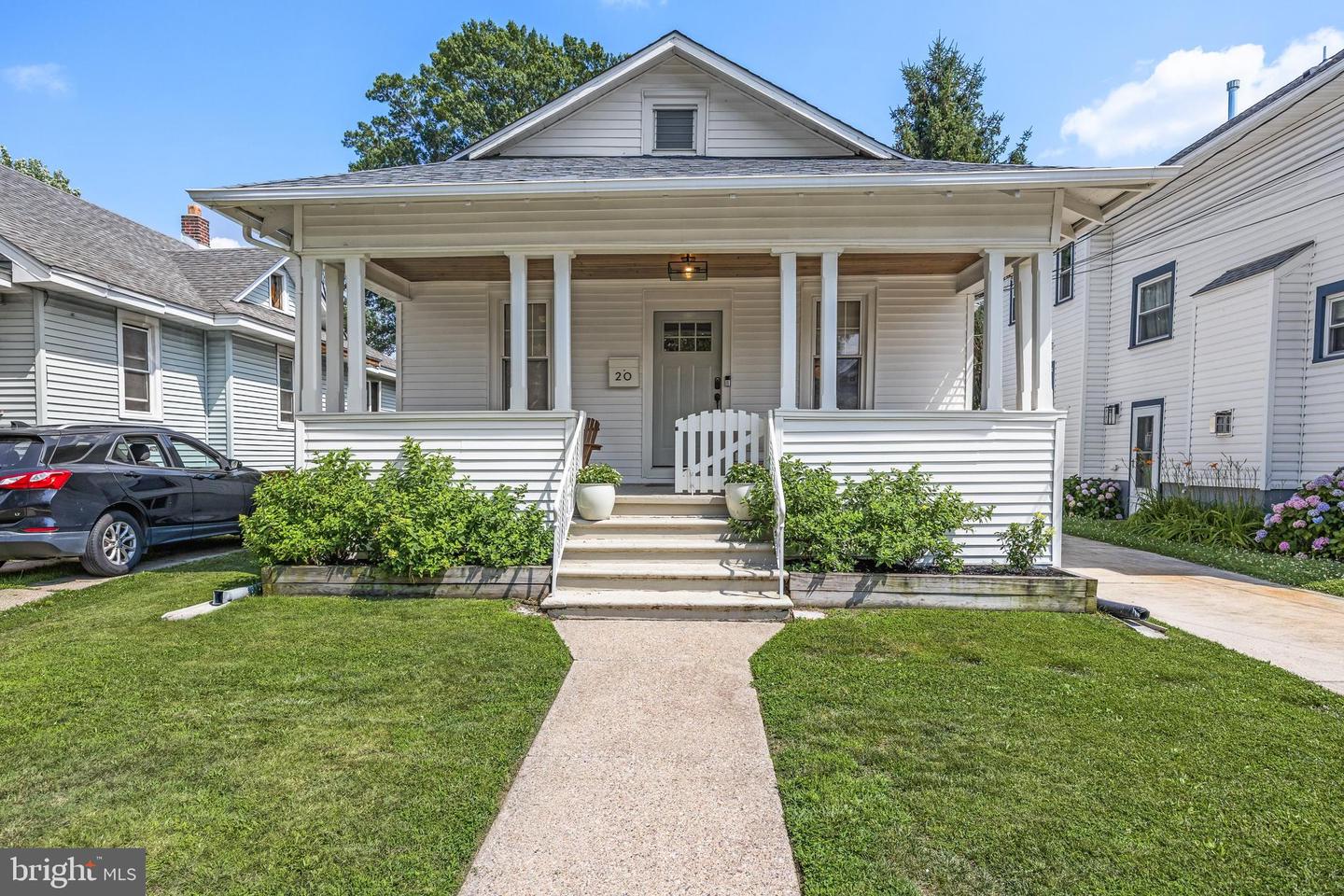 20 E Walnut Property Photo 2