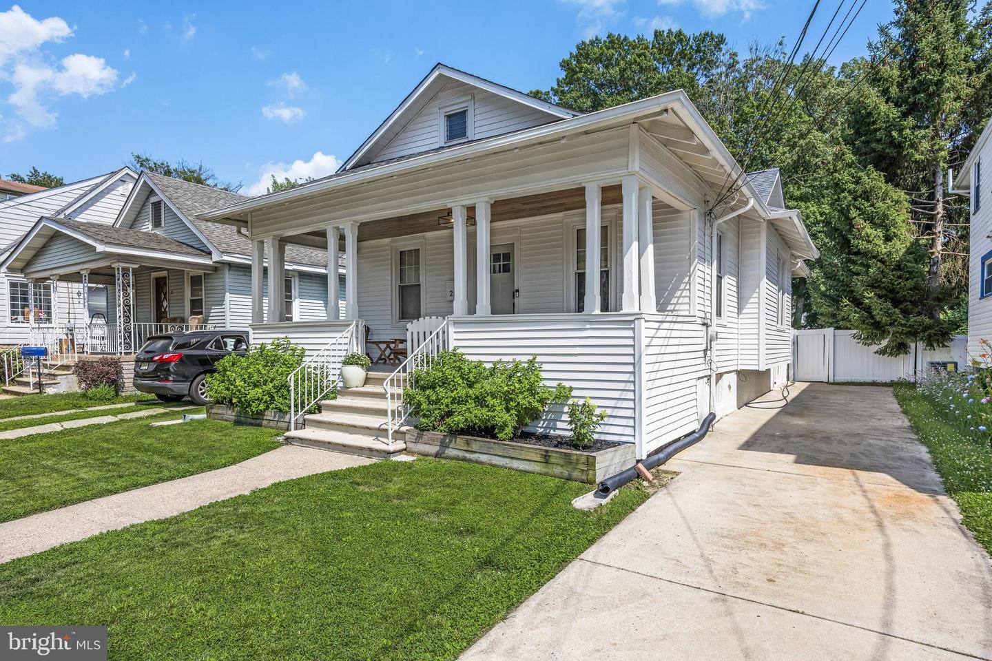 20 E Walnut Property Photo 4