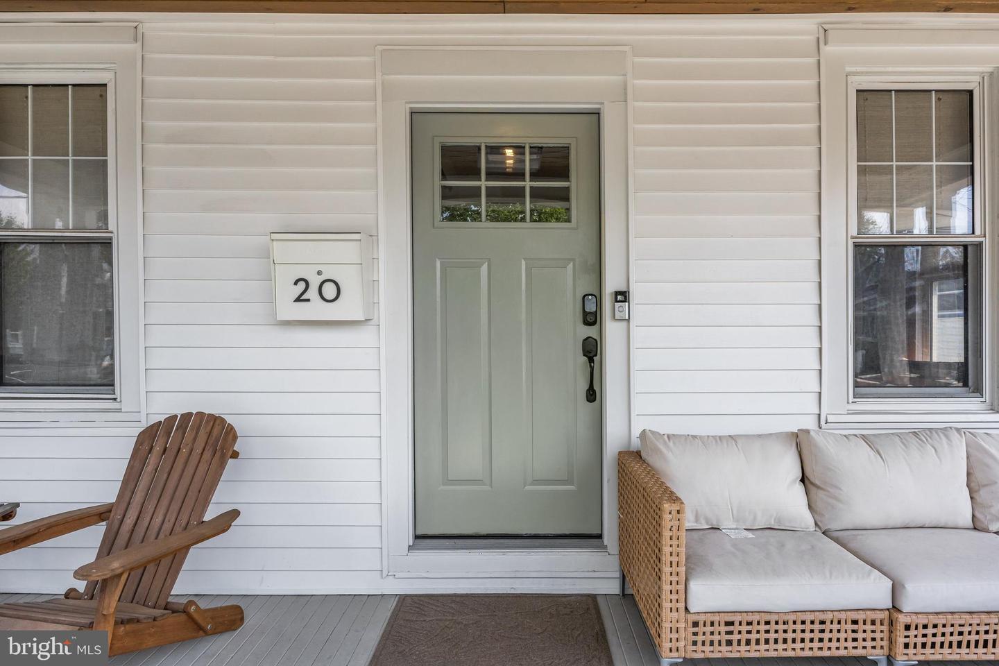20 E Walnut Property Photo 6