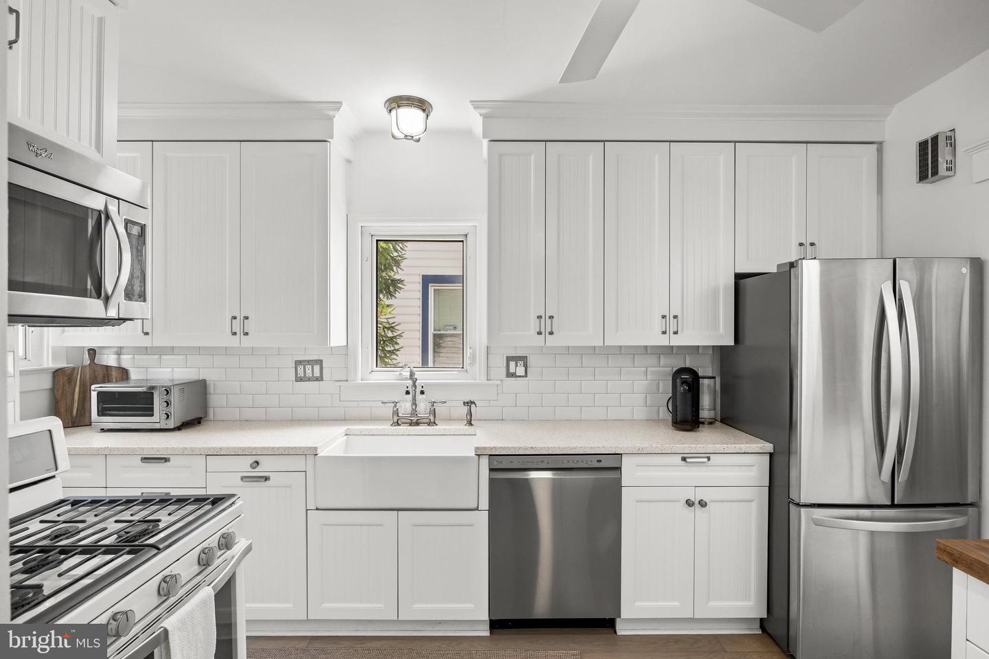 20 E Walnut Property Photo 19