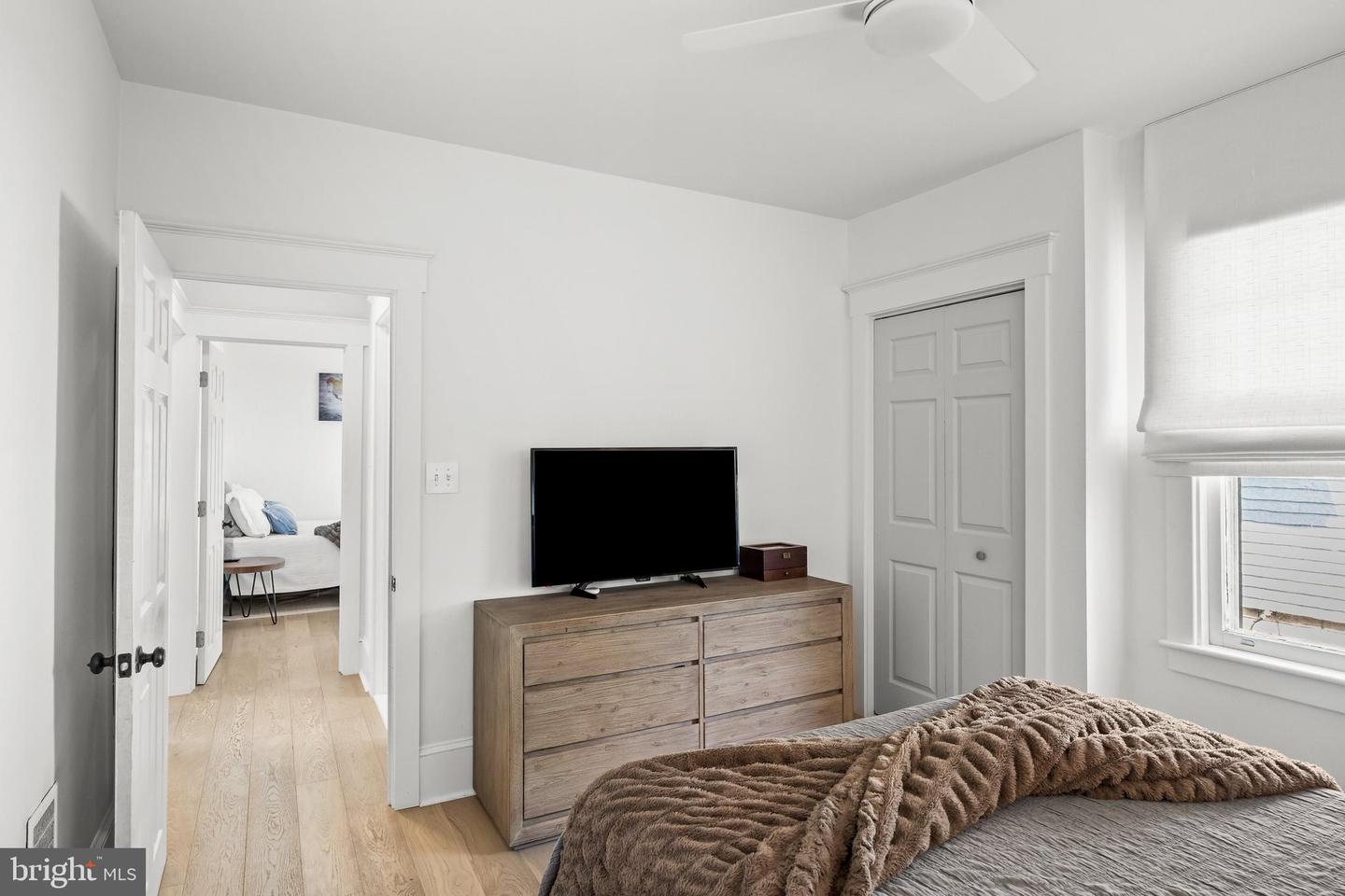 20 E Walnut Property Photo 22