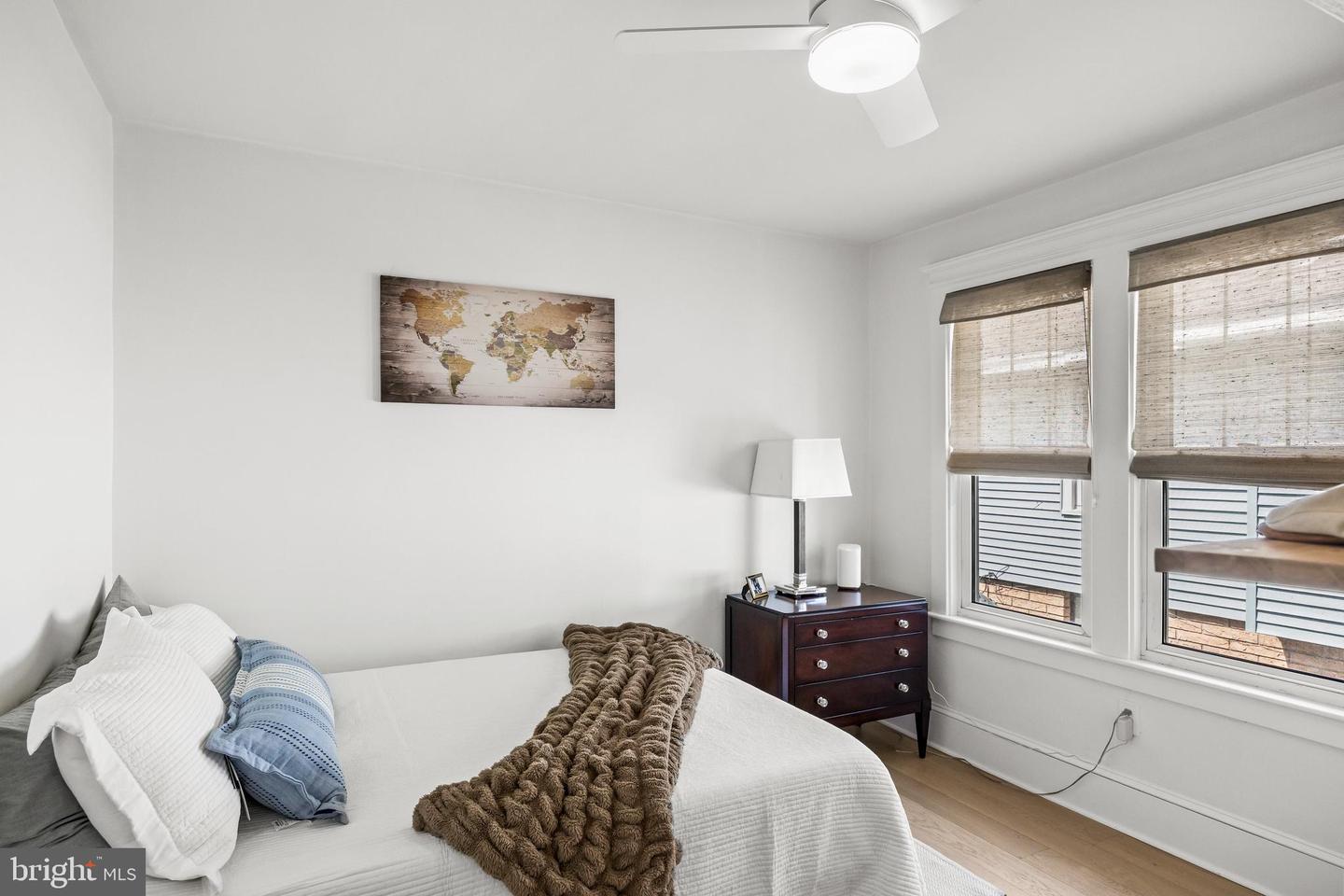 20 E Walnut Property Photo 23