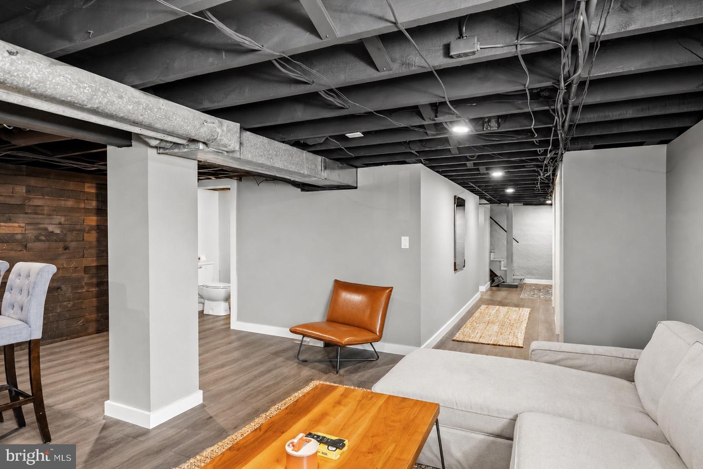 20 E Walnut Property Photo 29