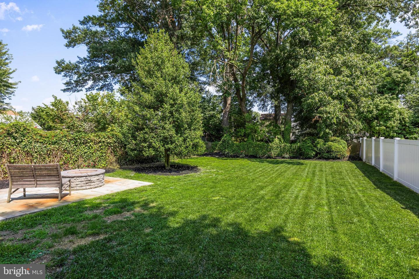 20 E Walnut Property Photo 34