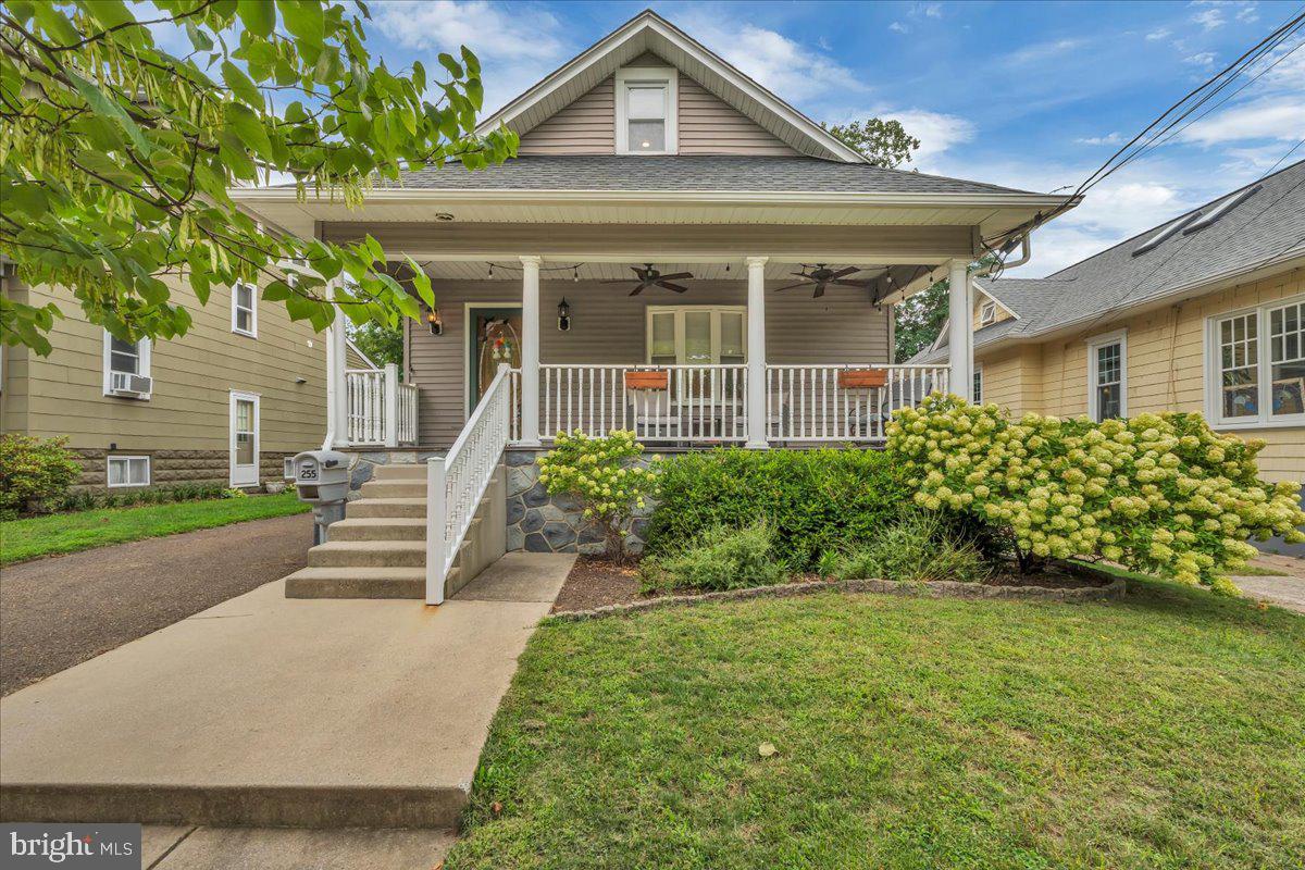 255 WOODLAWN TER Property Photo 1