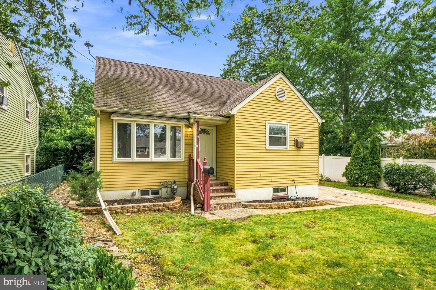 68 Evergreen Ave Property Photo 1