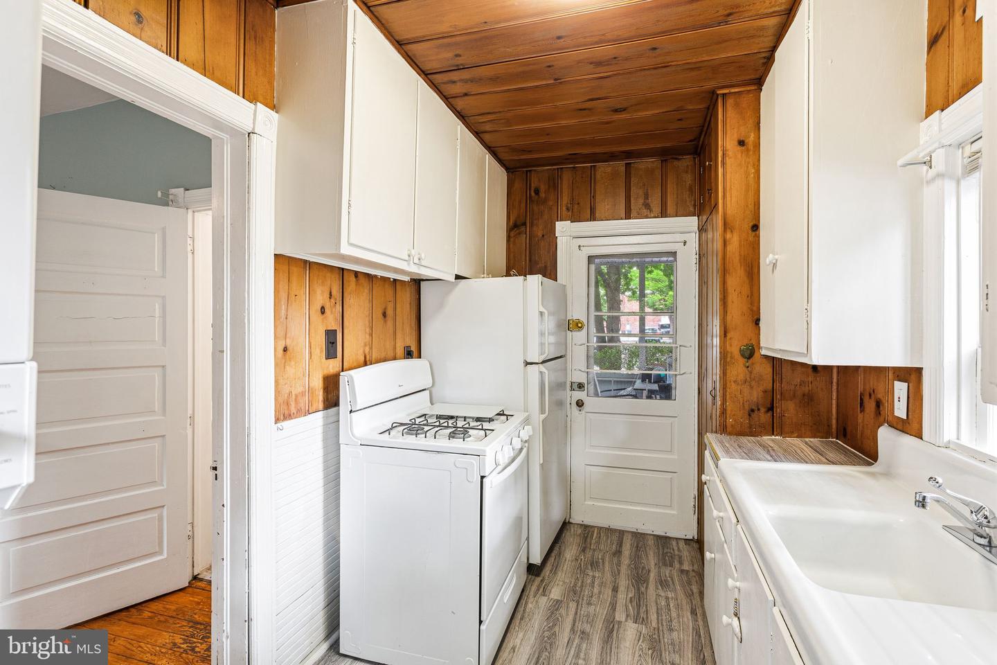 20 Chestnut Property Photo 12