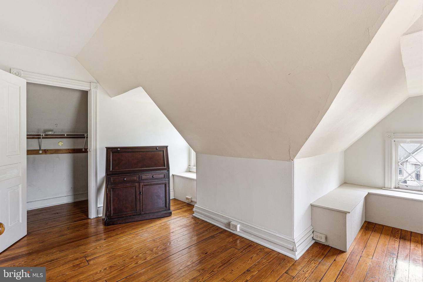 20 Chestnut Property Photo 26