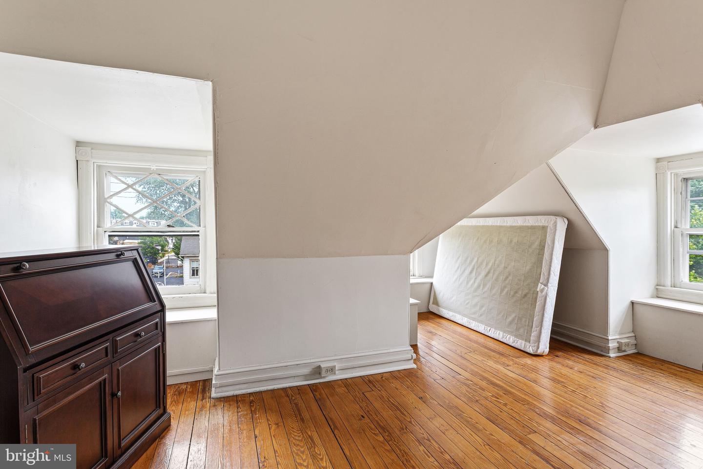 20 Chestnut Property Photo 27