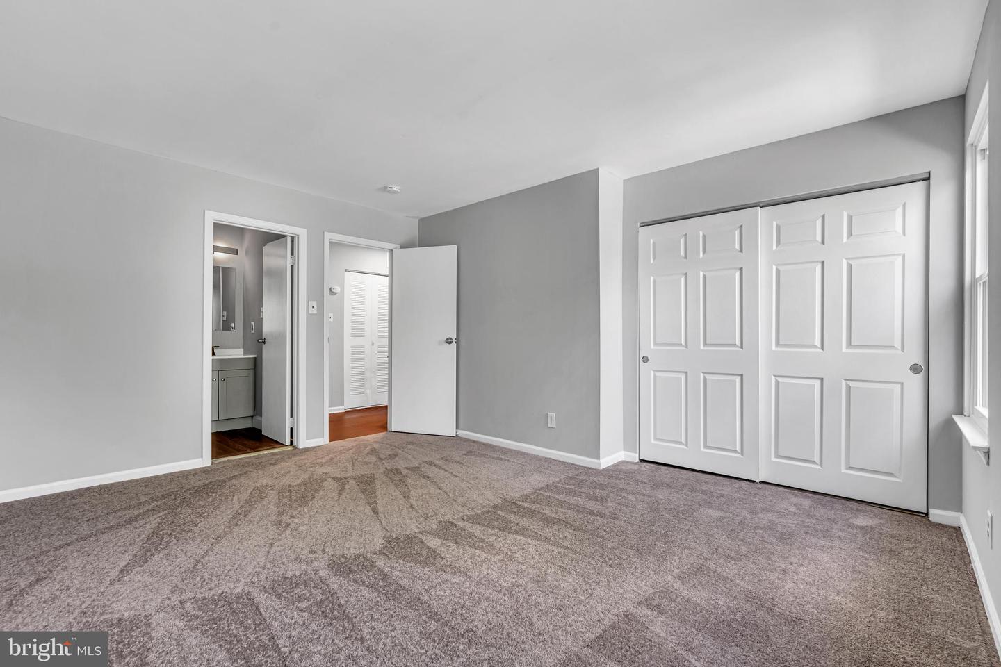 5 Harrington Ln #b Property Photo 16