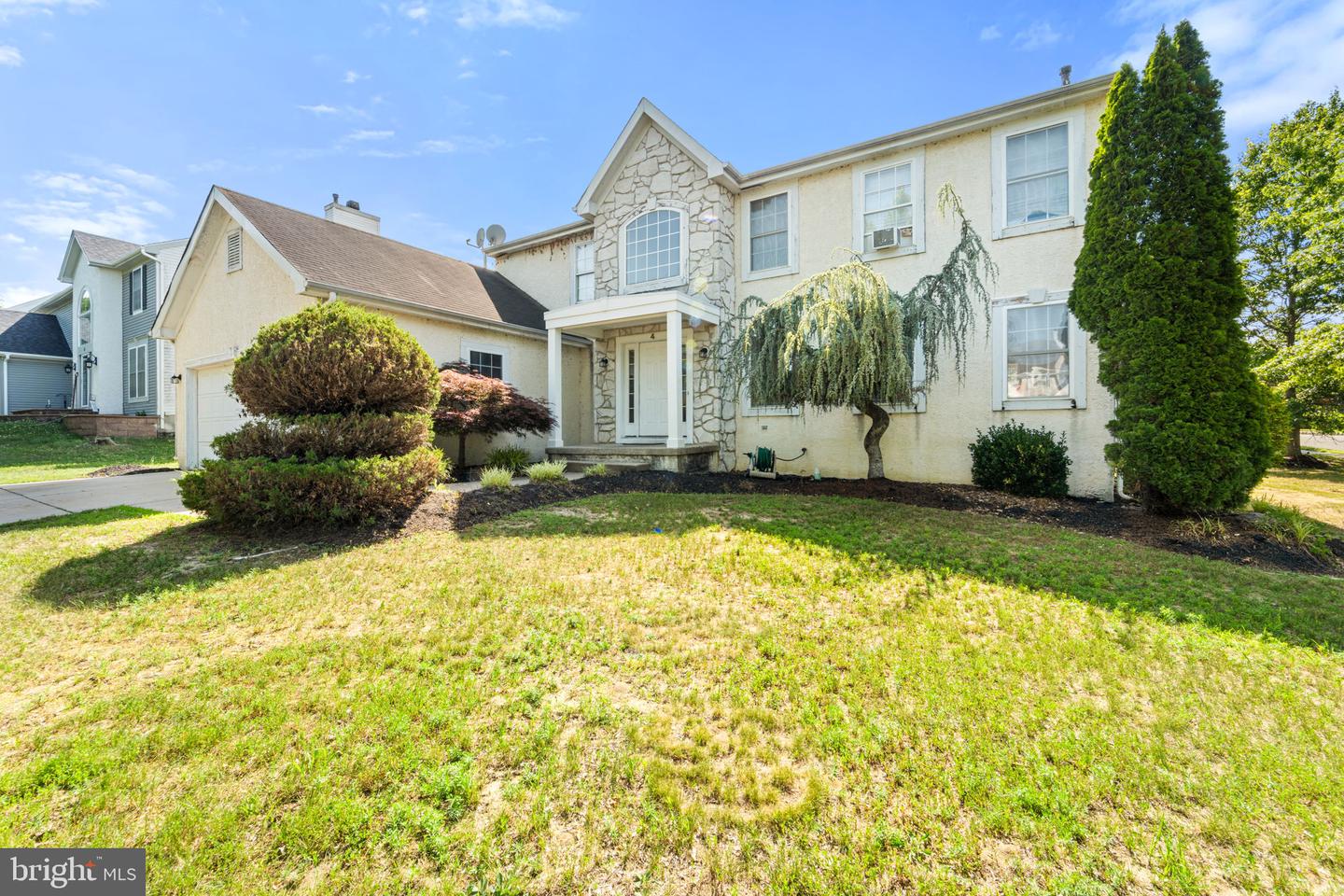 4 Flagstone Dr Property Photo 1