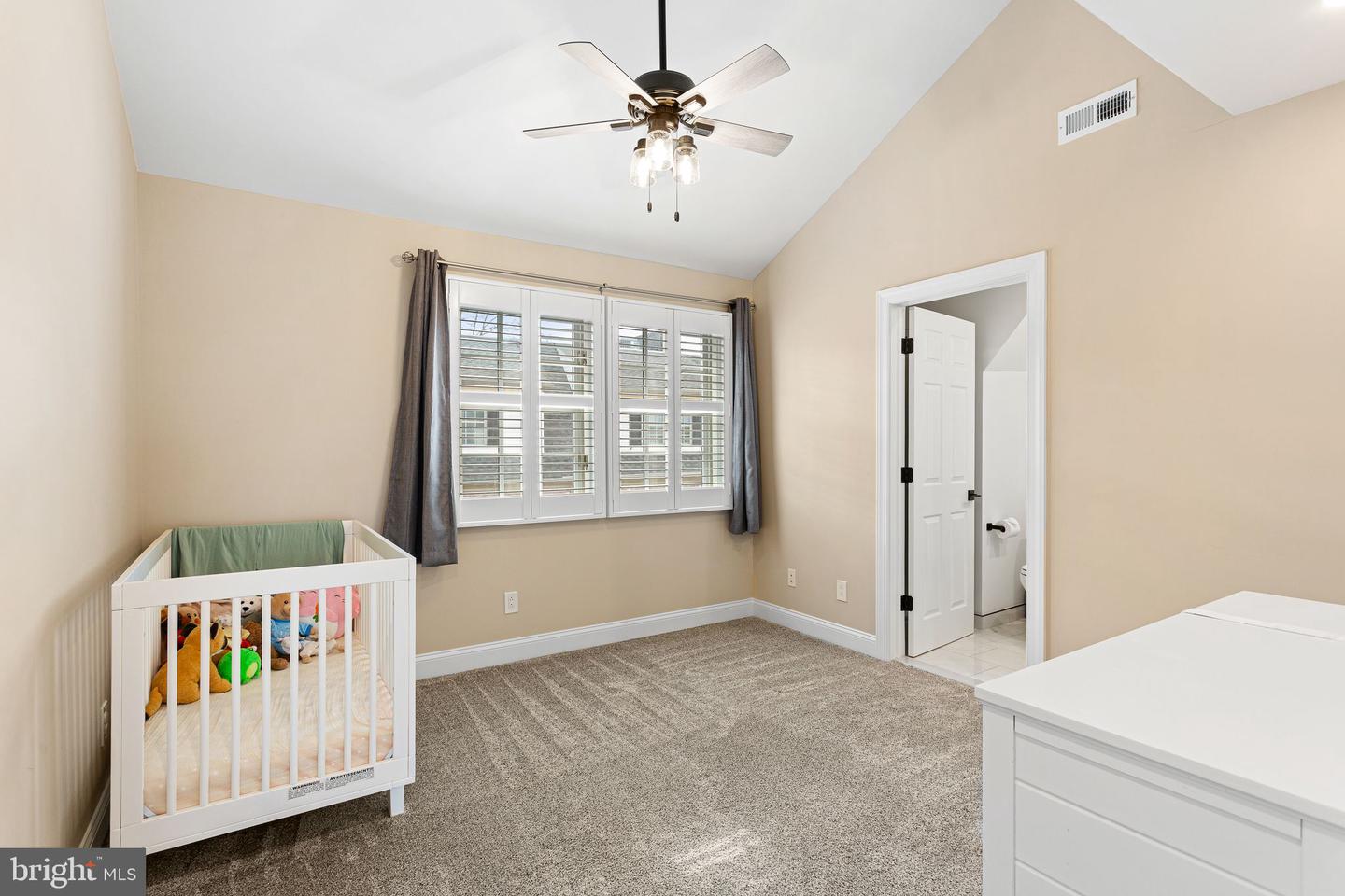 22 Washington Property Photo 18