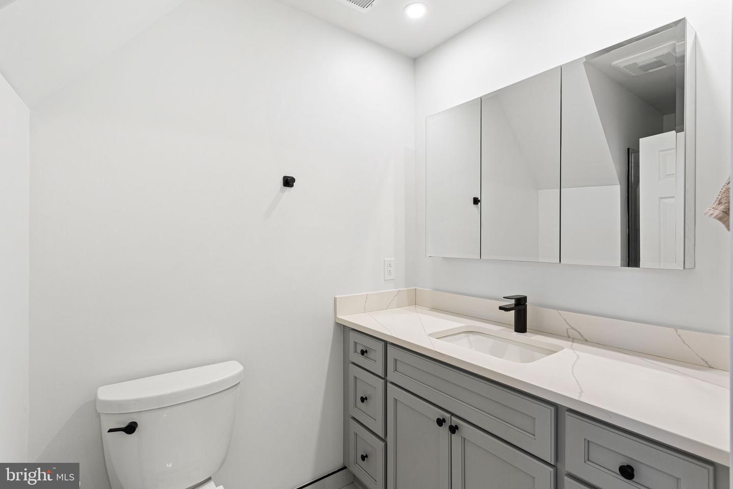 22 Washington Property Photo 20