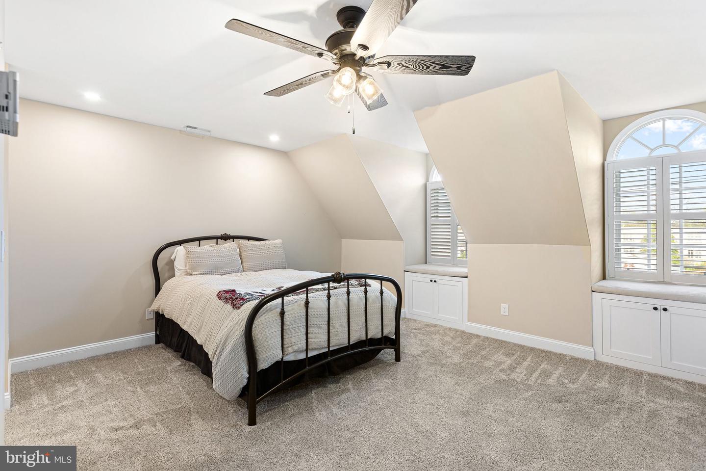 22 Washington Property Photo 22