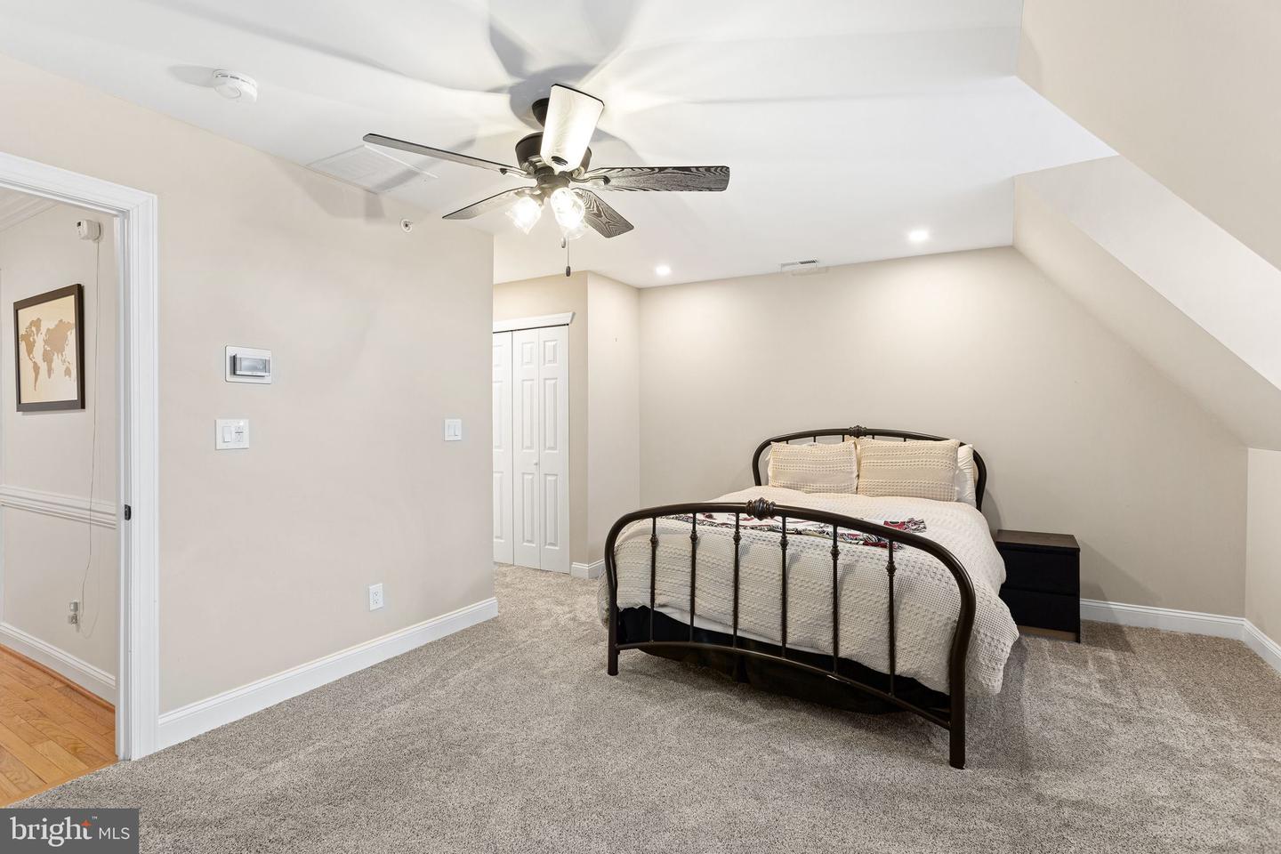 22 Washington Property Photo 23