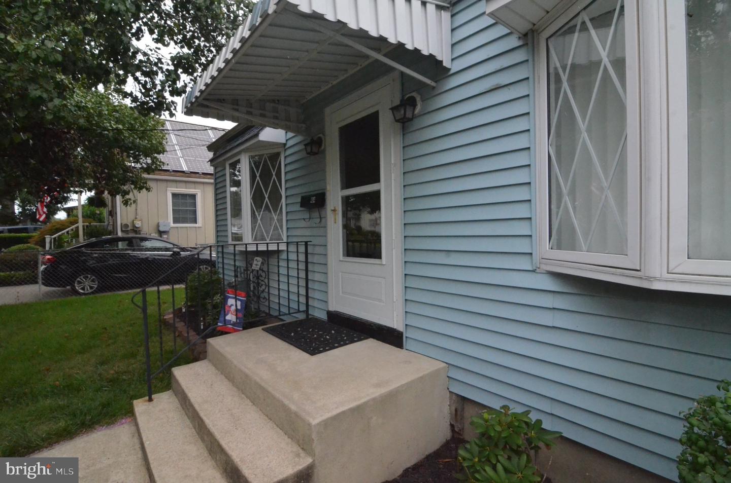 464 Center Ave Property Photo 2