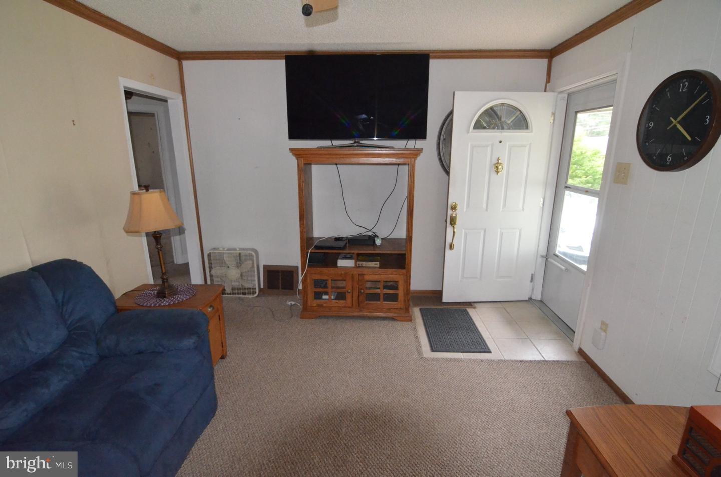 464 Center Ave Property Photo 5
