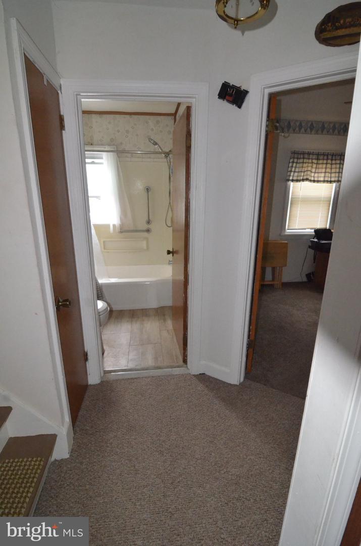 464 Center Ave Property Photo 11